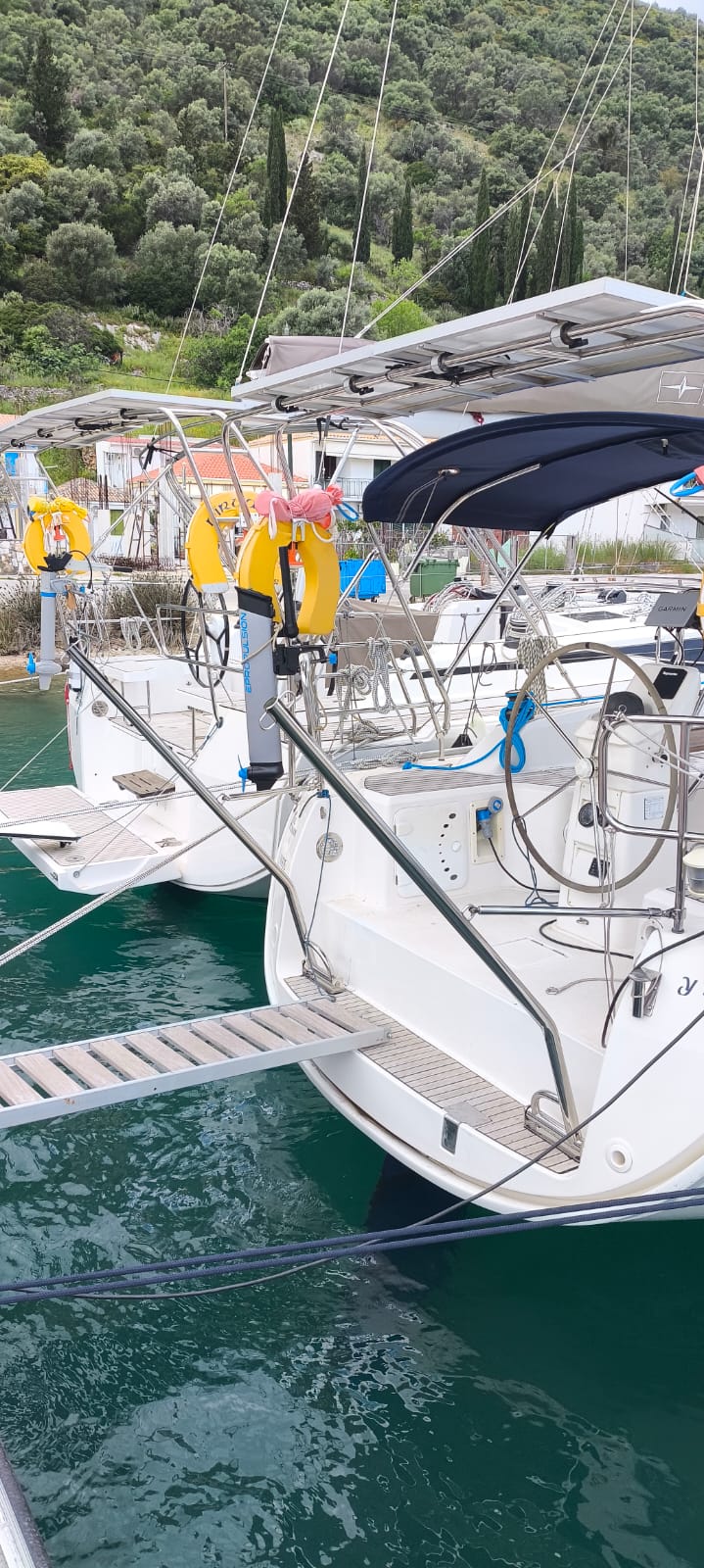 Tender davit installation